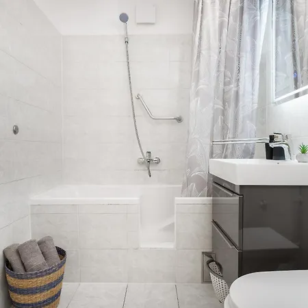 Apartment Experience Of